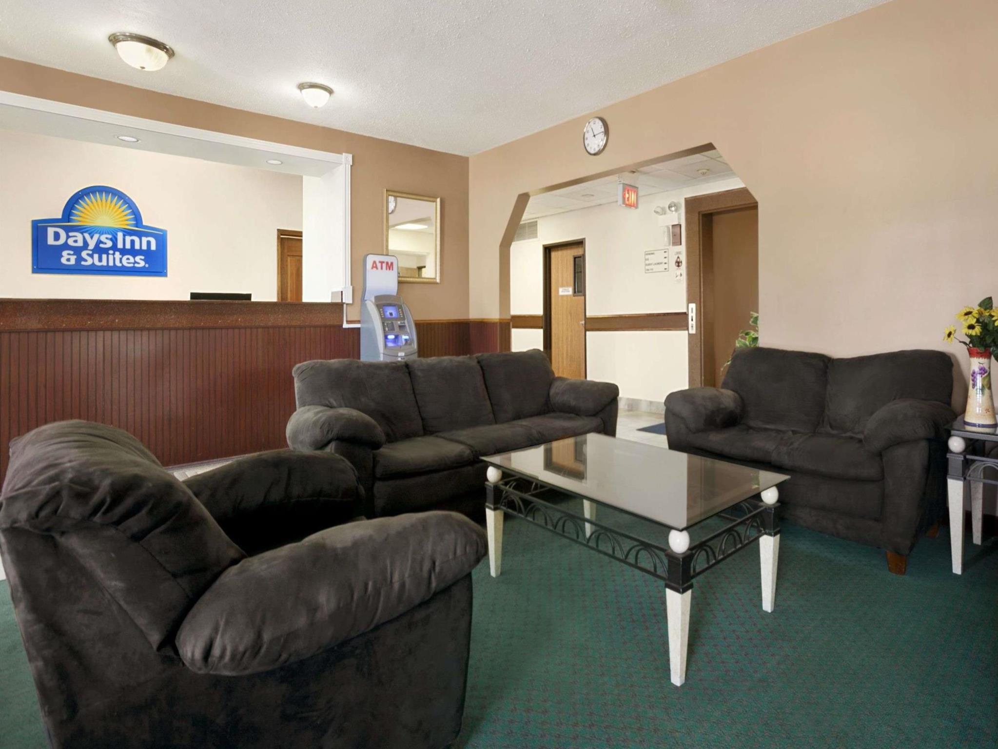 Days Inn & Suites By Wyndham Romeoville Bagian luar foto